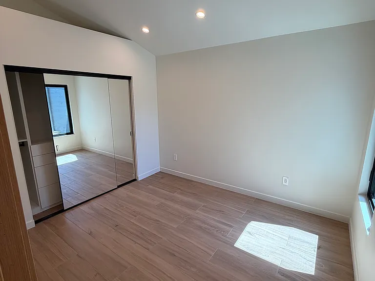 19700 Topham St — Photo 11
