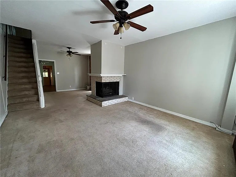 131 E Union Blvd — Photo 2