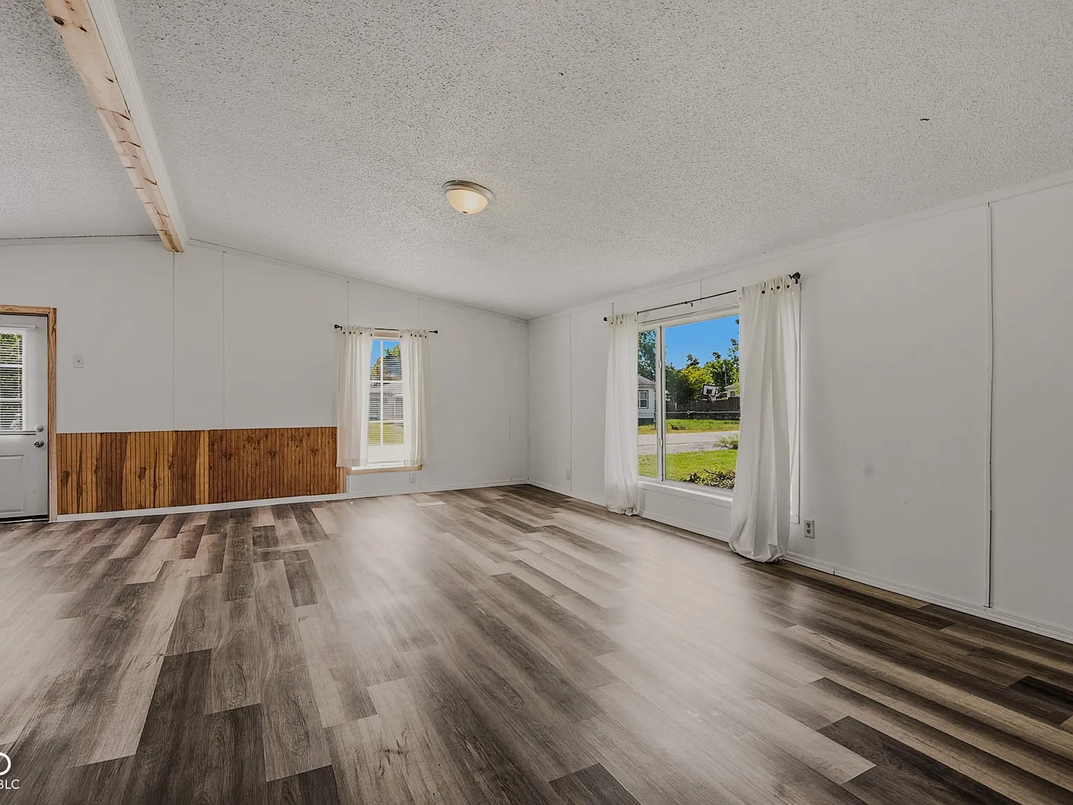 3 bed, 1450 sqft, $1,399 — Photo 1