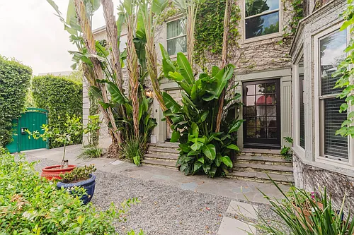 5962 San Vicente Blvd #4 Photo 1