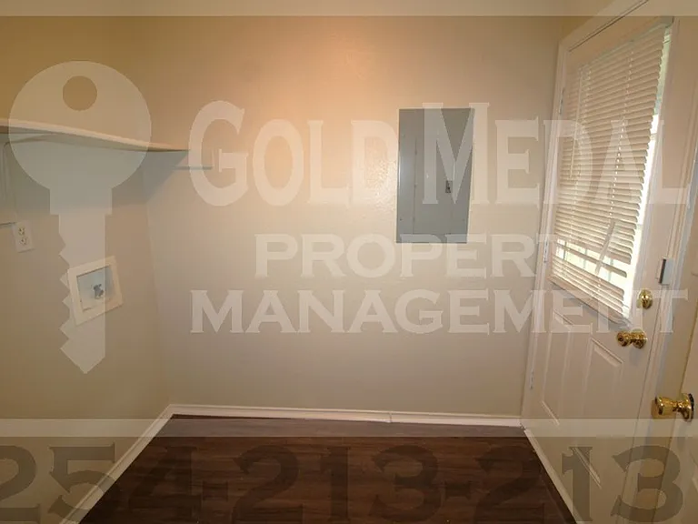 3402 Barcelona Dr — Photo 7