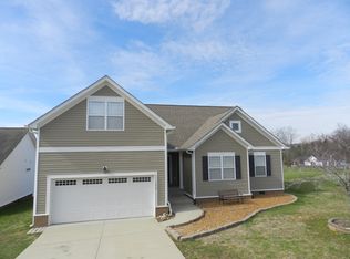 502 Whirlaway Ct, Burns, TN 37029