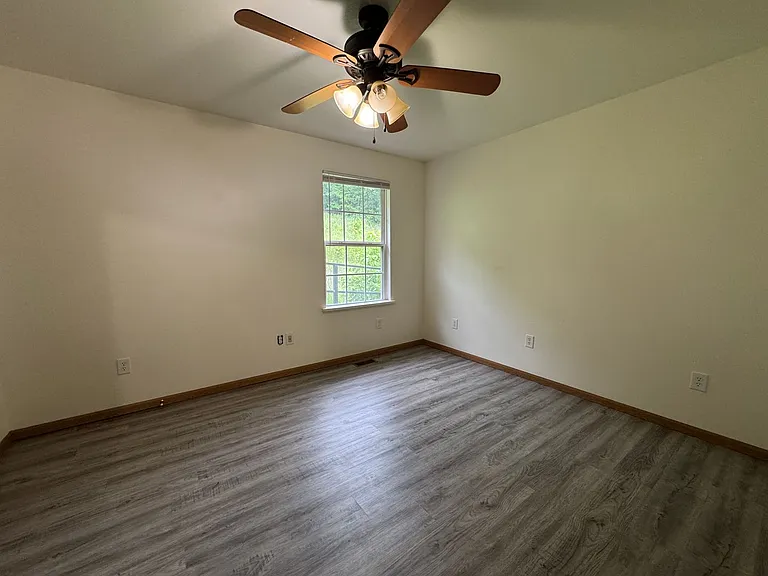 700 Hillside Rd — Photo 33