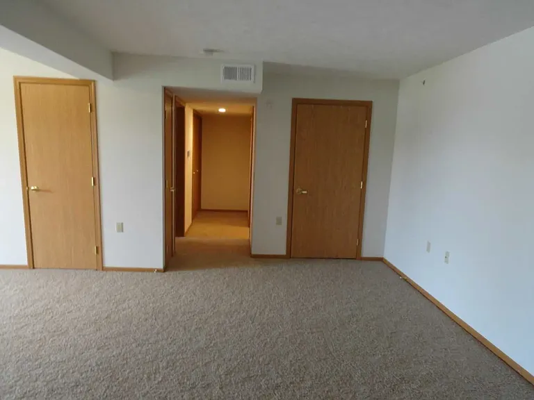 Elkhorn Ridge Apartments — Photo 12