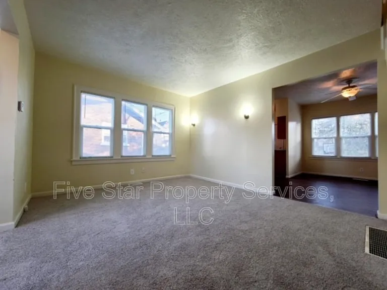 514 E Oak St #514 — Photo 2