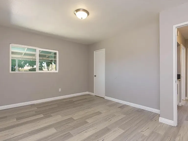 1032 Fern Ave — Photo 11