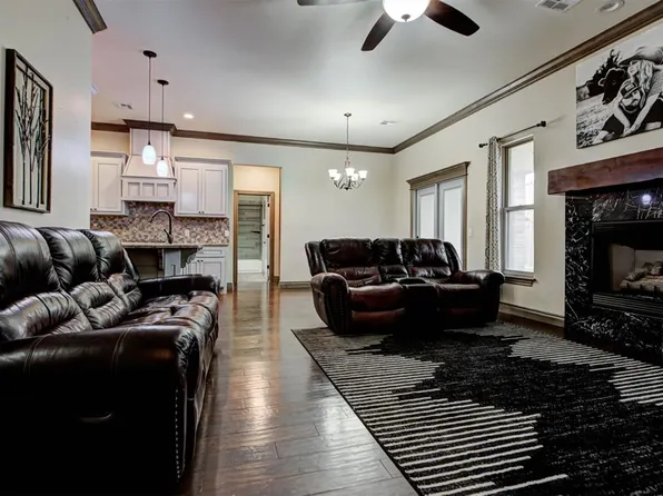 11732 SW 26th Ct, Yukon, OK 73099