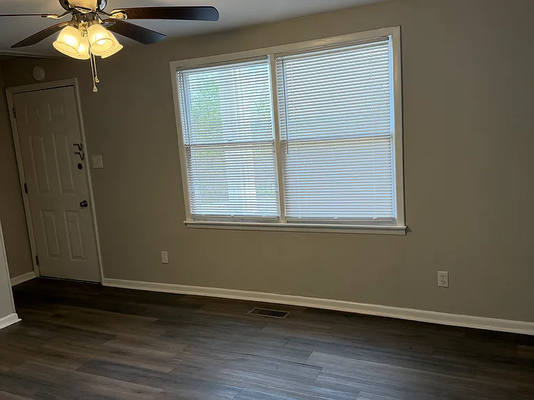 303 Overlook Dr #C — Photo 3