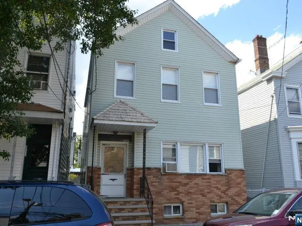 22 Marne St, Newark, NJ 07105