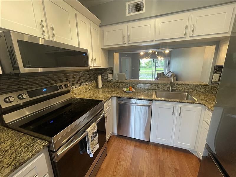 1st image of 5545 Courtyard Dr #5545