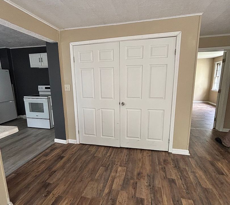 1st image of 2889 Mercer Rd Floor 2