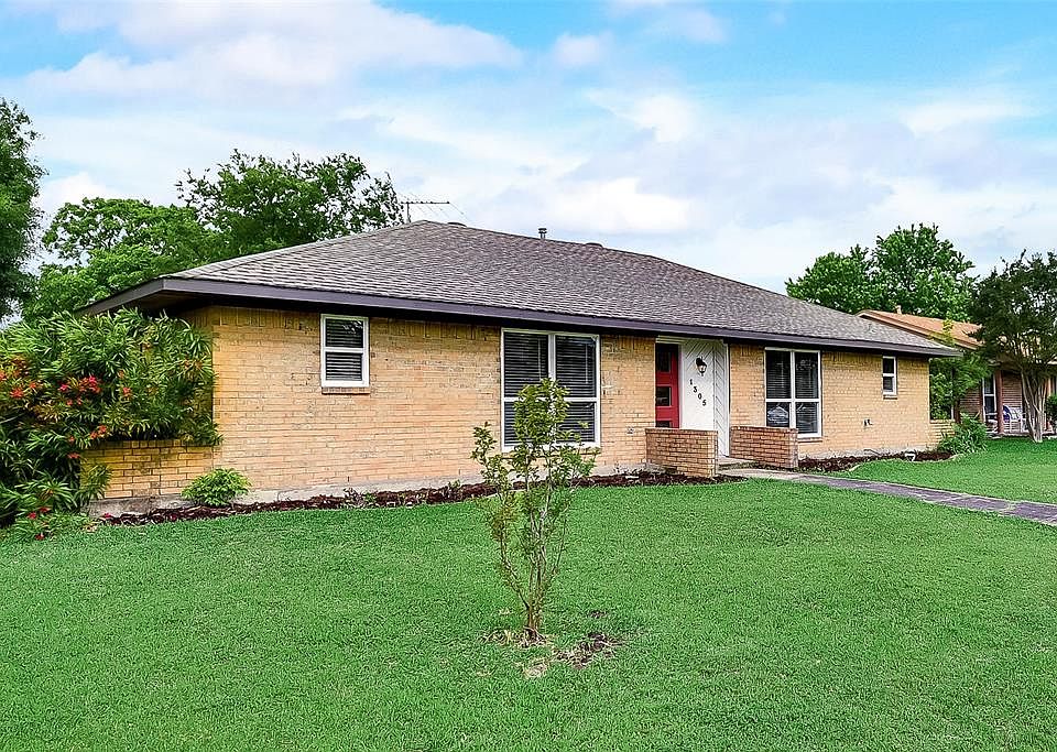 1st image of 1305 Monterrey Dr