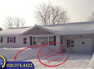 411 Roselawn Dr, BRILLION, WI 54110