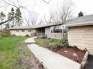 4 Summit Rd, Portage, IN 46368
