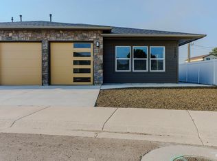 1210 Phillips Cir, Ontario, OR 97914