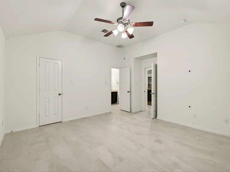 22414 Guston Hall Ln — Photo 16