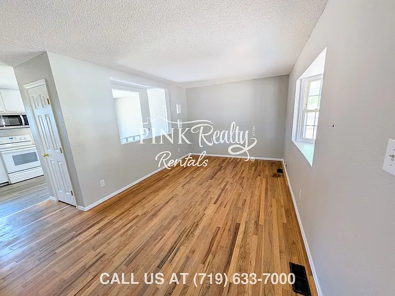 97 Sumac Dr — Photo 6