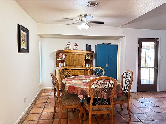 5th image of 907 E Hercules Dr