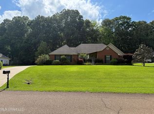 28 Fairway Dr, Natchez, MS 39120