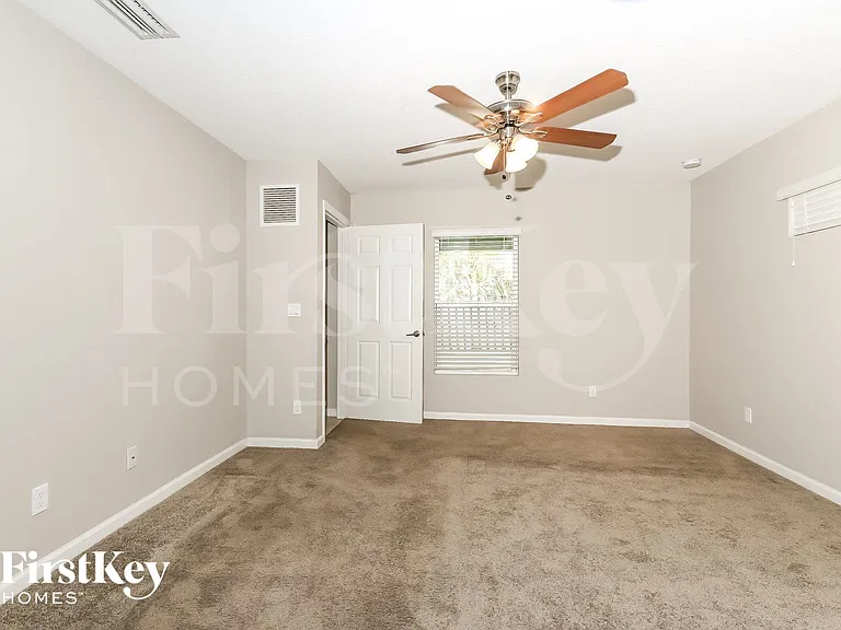 1371 SW Sudder Ave — Photo 8