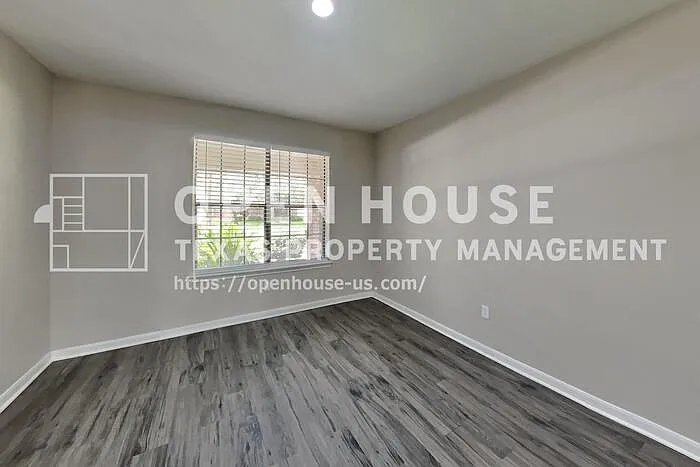 2811 Pineleaf Dr — Photo 8