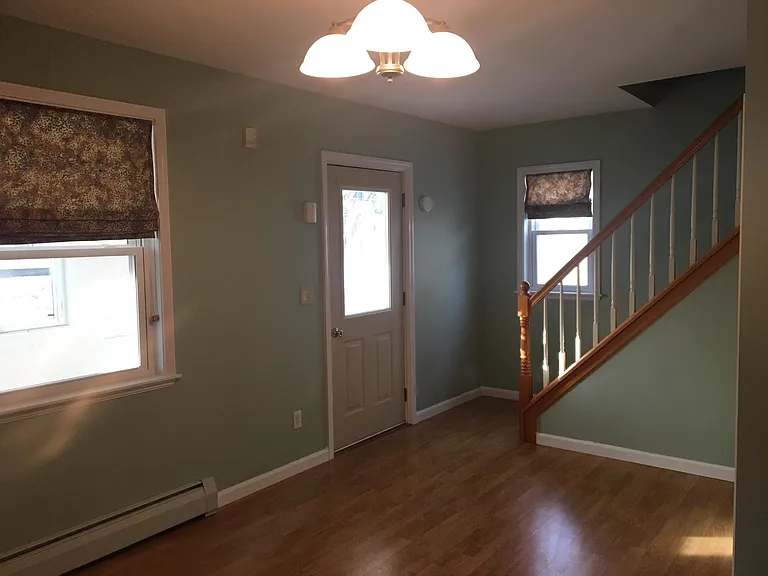 33 E 6th St #1 — Photo 4