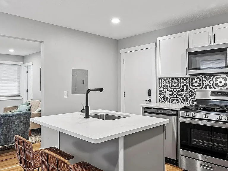 1117 Spring Garden Ave — Photo 4