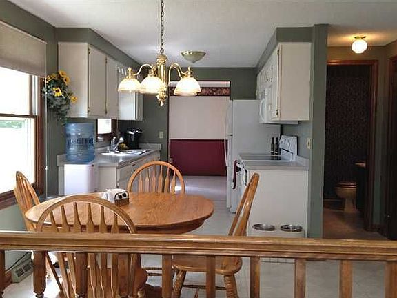 3rd image of 40 Sandelwood Dr