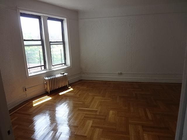 1st image of 633 E 224th St APT 4B