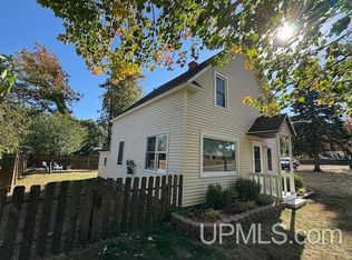 1003 Altamont St, Marquette, MI 49855
