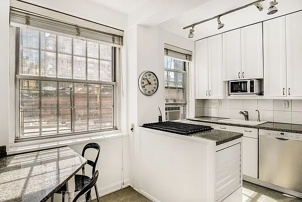 Sold by Compass | media 21