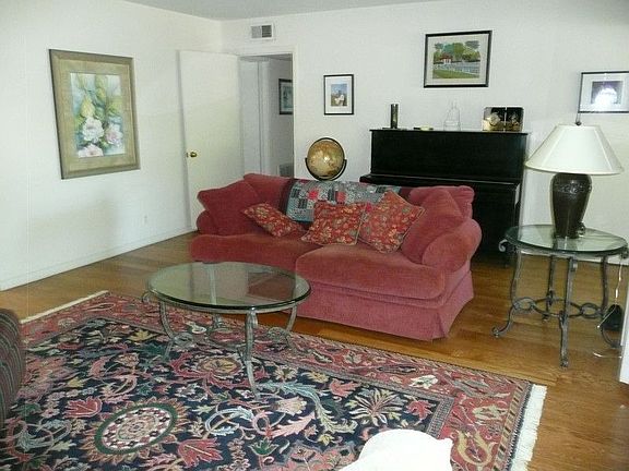 5th image of 4809 Crestwood Way