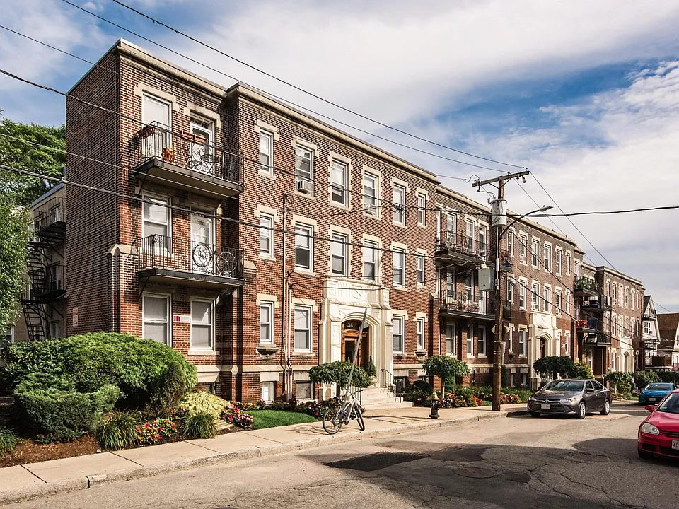 36-44 Quint Ave