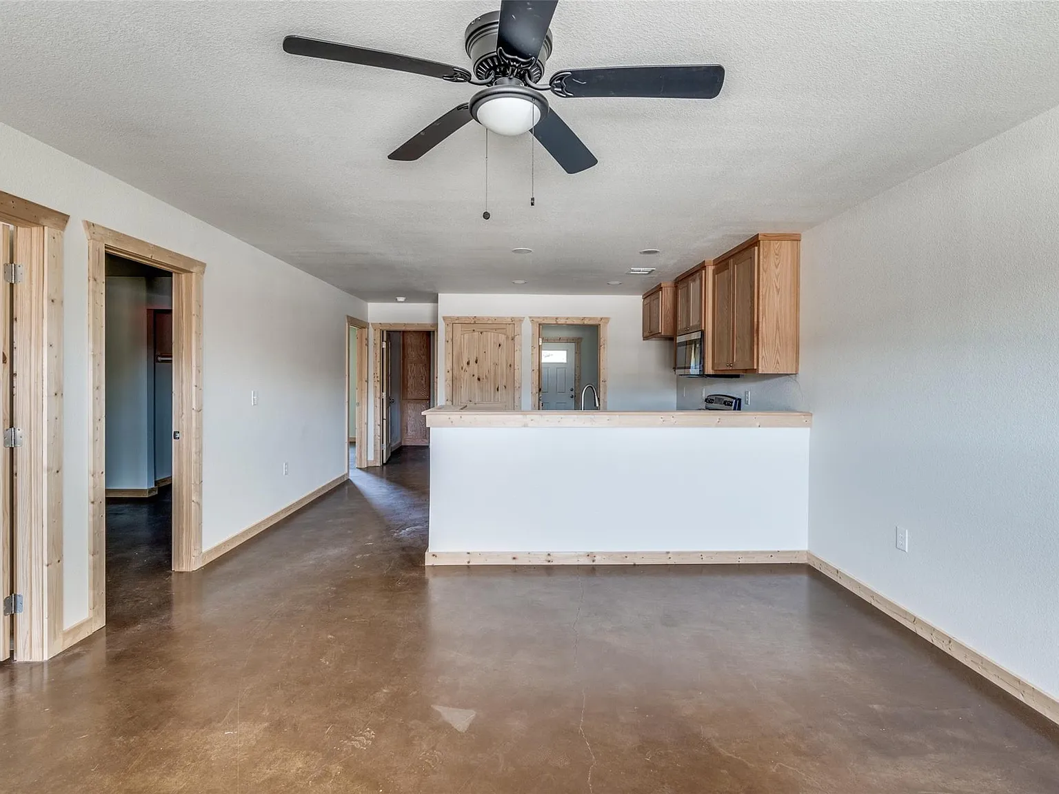 3 bed, 1244 sqft, $1,175 — Photo 3