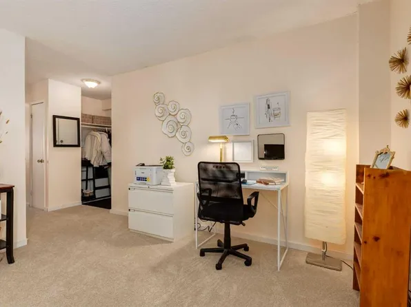 315 N Heritage Dr SE #120, Calgary, AB T2H 1N2