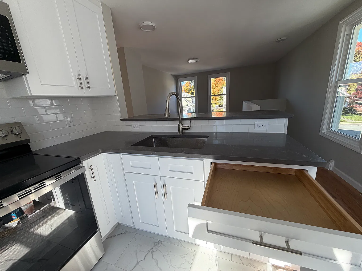 2 bed, 840 sqft, $3,200 — Photo 4