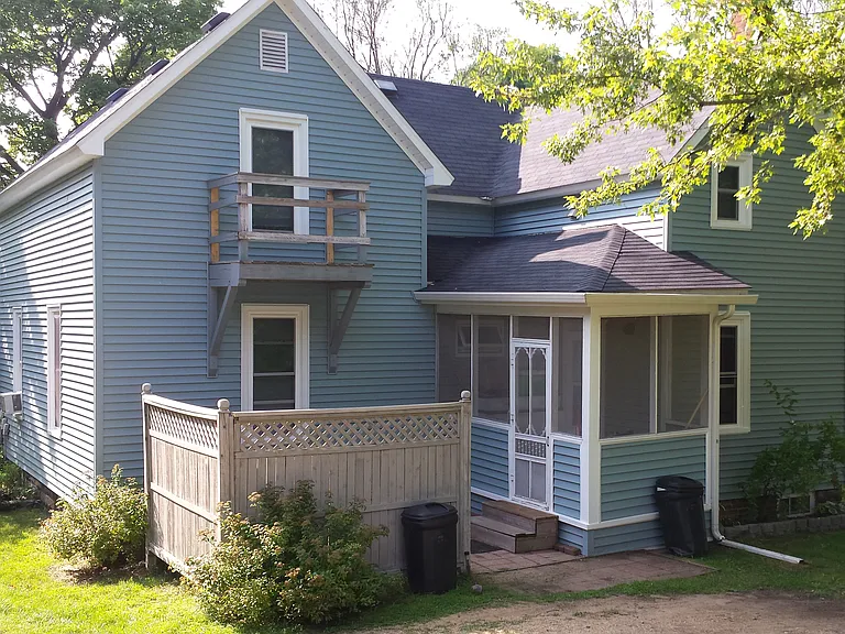 1108 11th St E — Photo 2