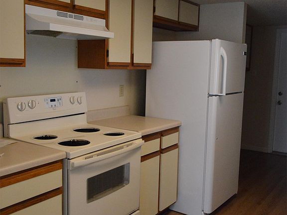 5th image of 2610 Gwendolyn Ln APT B
