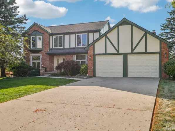 2142 Kennedy Dr, Rochester Hills, MI 48309
