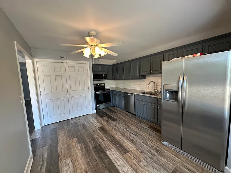 138 Cambridge Dr #C2 — Photo 3