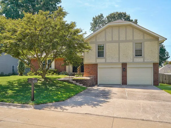 1028 E Manchester Drive, Springfield, MO 65810