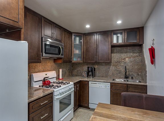 3rd image of 310 N Jackson St APT 102