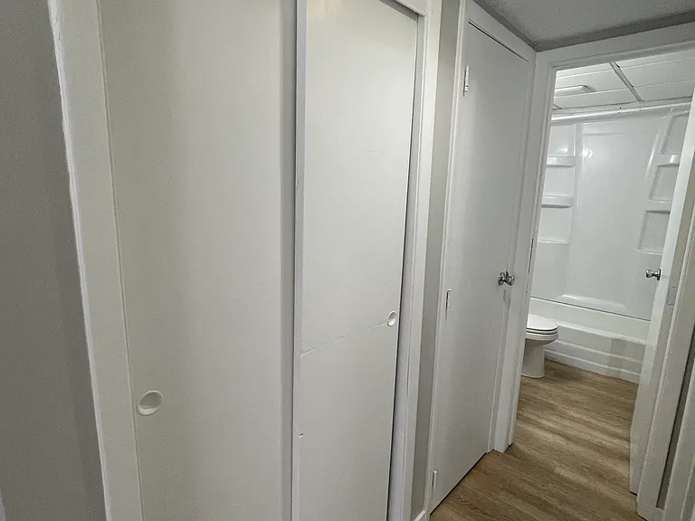 1008 S 30th Ave #8 — Photo 5