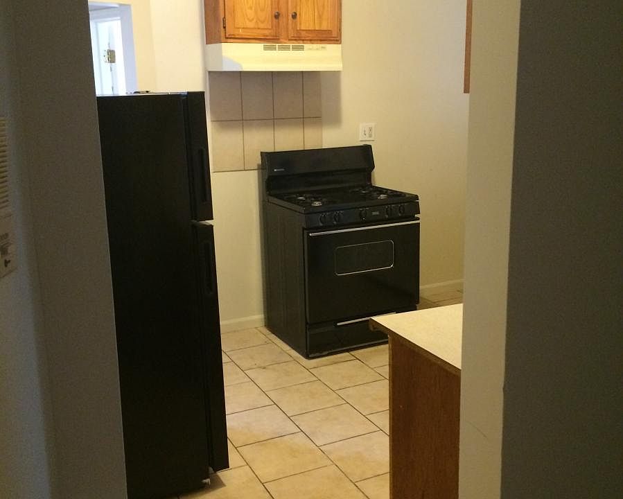 1st image of 7949 S Saint Lawrence Ave