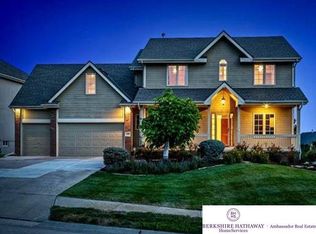 2709 Liberty Ln, Papillion, NE 68133
