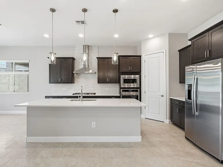 293 E Jasper Ct — Photo 9
