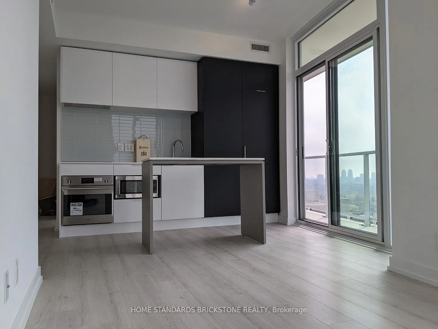 2 bed, $3,000 — Photo 3