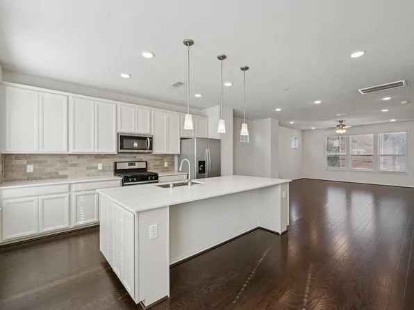 8604 Hollyoaks Creek Ln, Houston, TX 77063