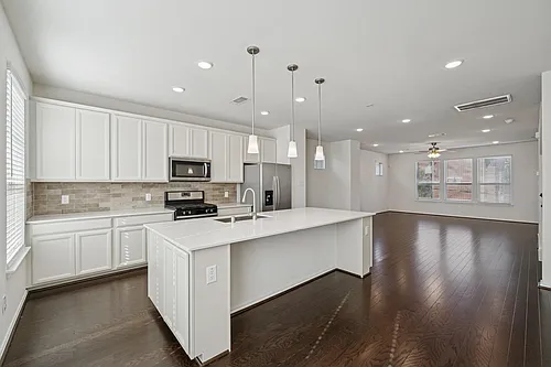 8604 Hollyoaks Creek Ln Photo 1