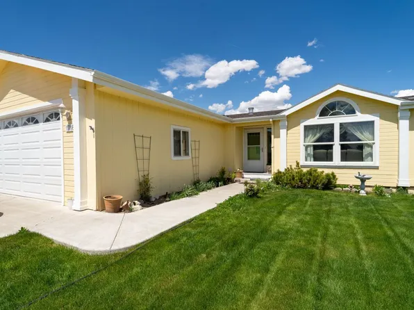 1718 Castlewood Dr, Elko, NV 89801